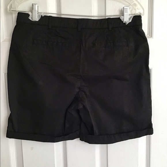 Black shorts - Picture 2 of 2